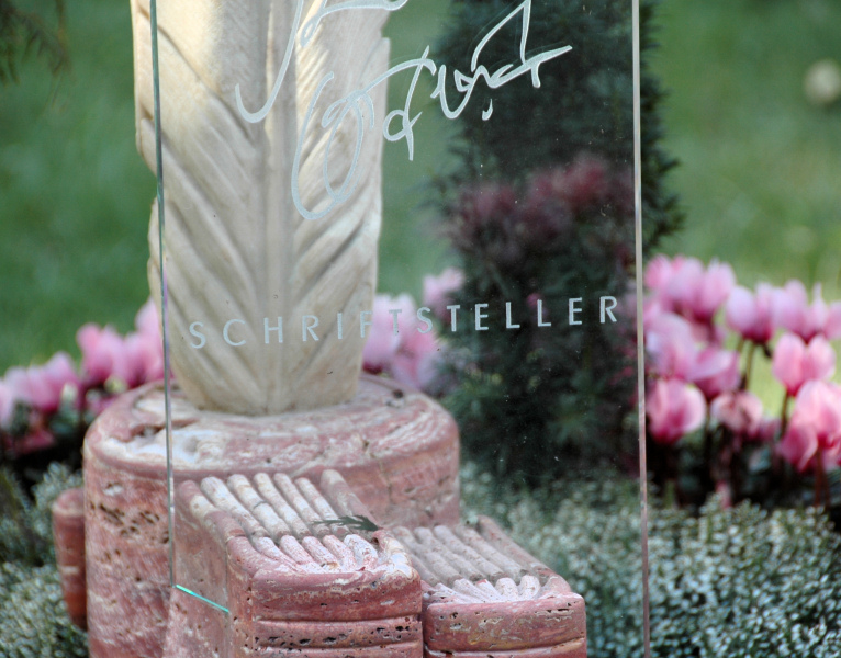 Author's grave at the Koblenz National Garden Show