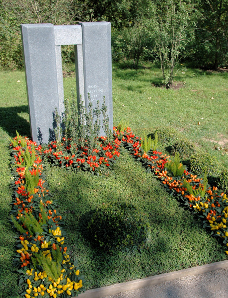 Bowler's grave at the Koblenz National Garden Show