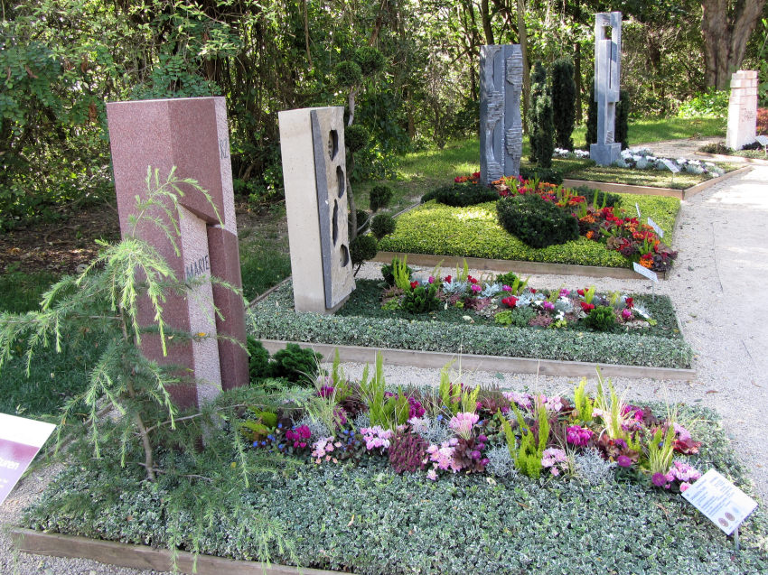 Creative grave design at the Koblenz National Garden Show