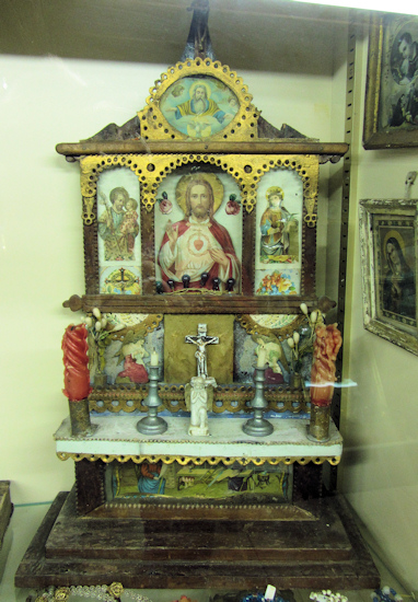 Miniature altar in the Museumsdorf Bayerischer Wald