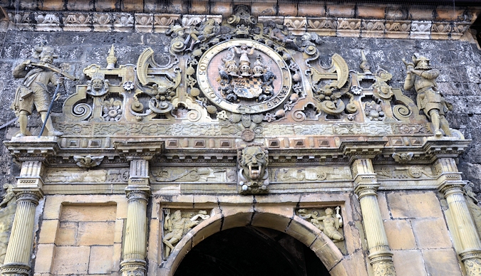 Crest at Tübingen University (Universität Tübingen), Germany